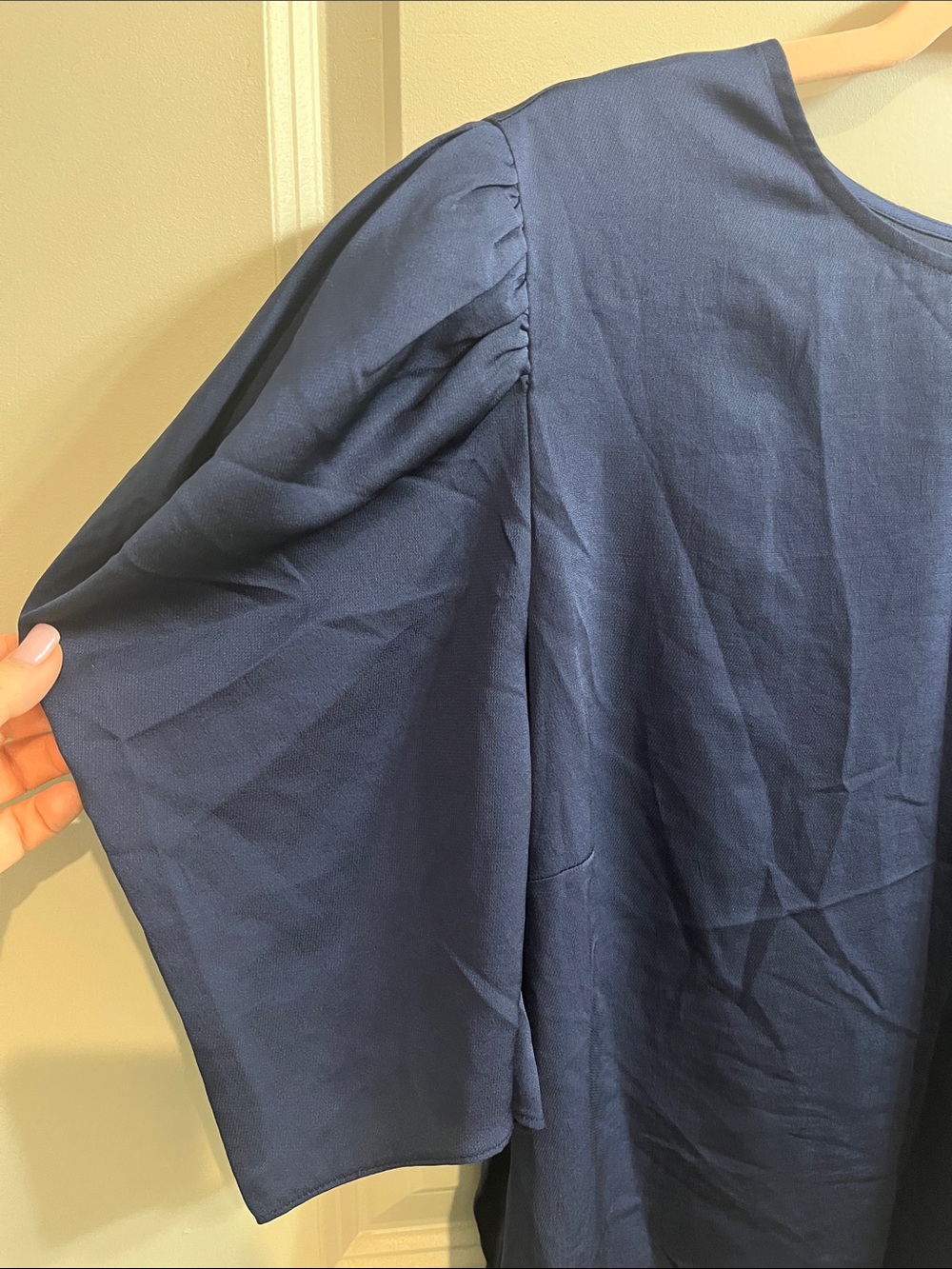 Express Navy Puff-Sleeve Blouse - Picture 3 of 15